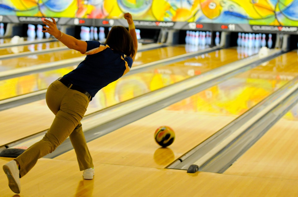 Bowling  Players Championship: Two-handed touch starts to take hold